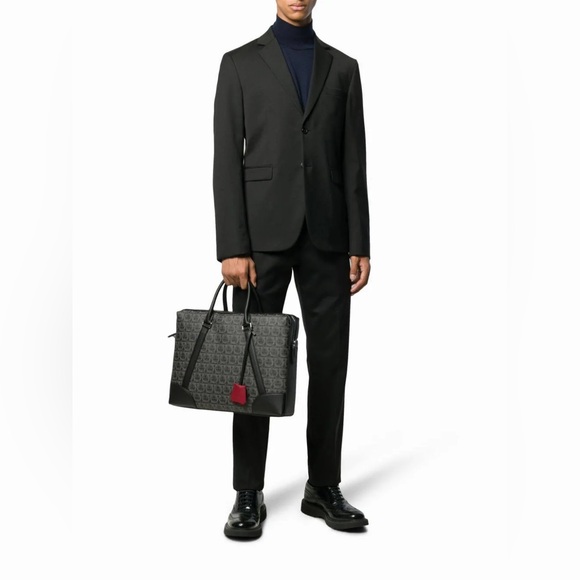 Salvatore Ferragamo Gancini Convertible - Picture 11 of 12